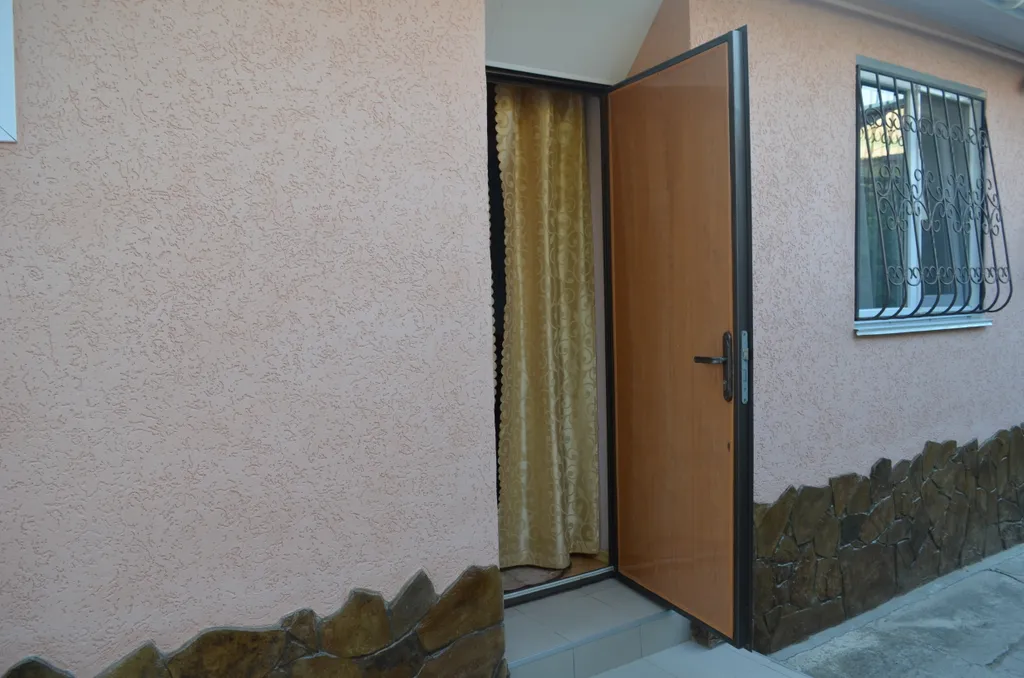 Коттедж 1-комнатный Дом — Евпатория