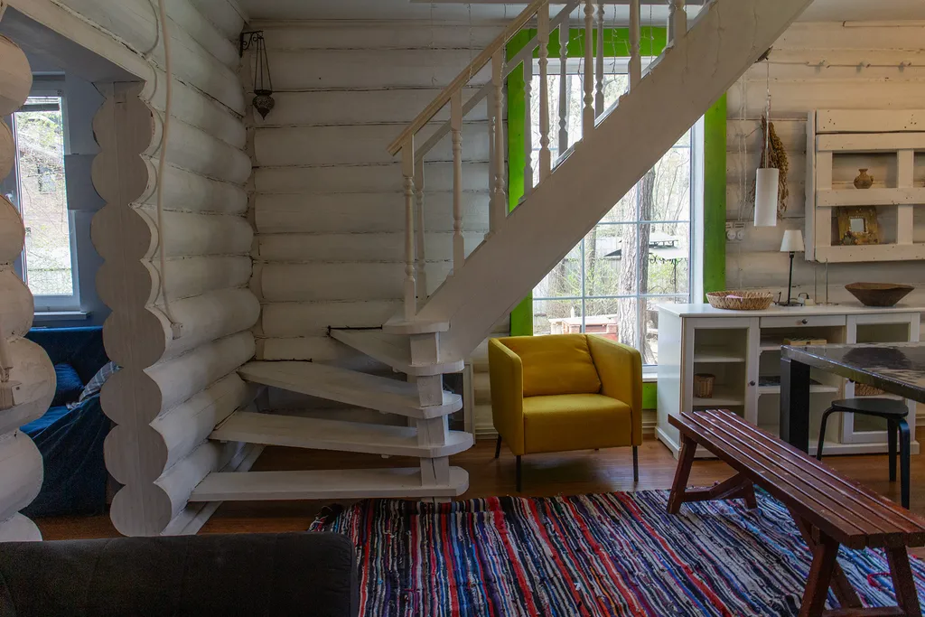 Дом в соснах