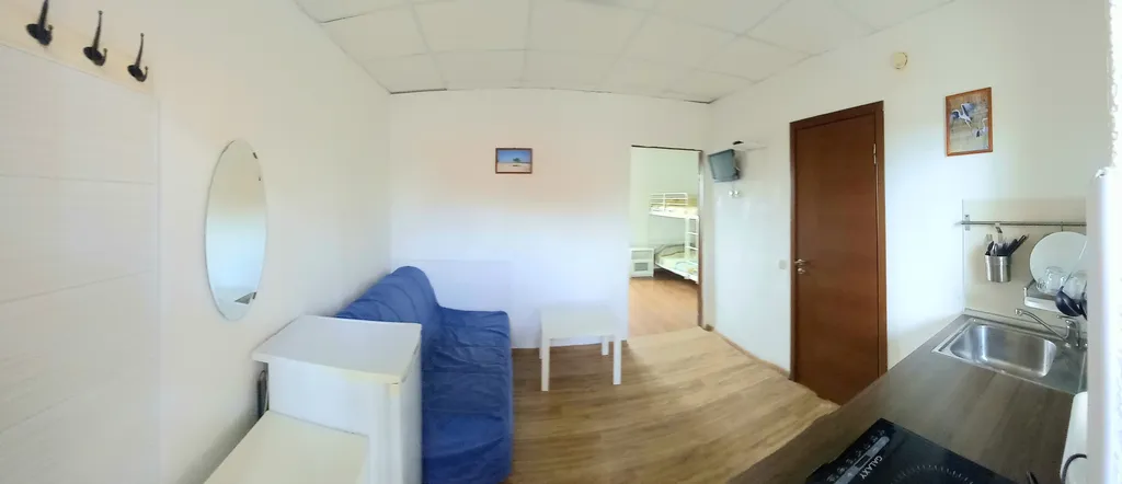 Коттедж Спальня, кухня с диваном, балкон — аренда посуточно в Должанская