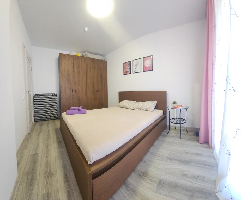 Евродвушка с видом на бассейн