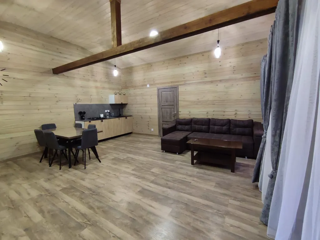 Уютный новый дом с прекрасным видом на горы