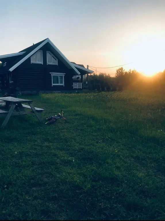 Уютный семейный дом у озера