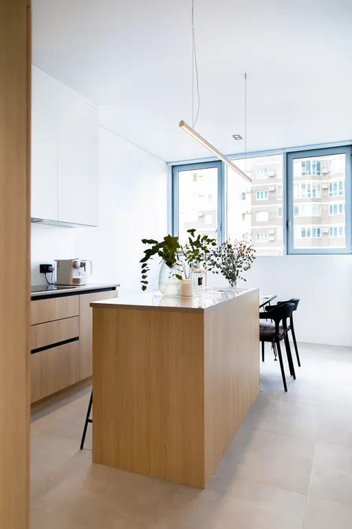 Стильная двухкомнатная квартира у моря