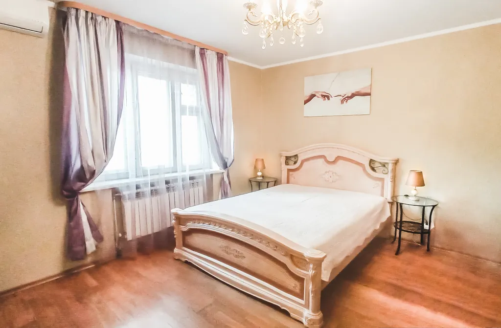 Двухкомнатная квартира центр площадь Ленина