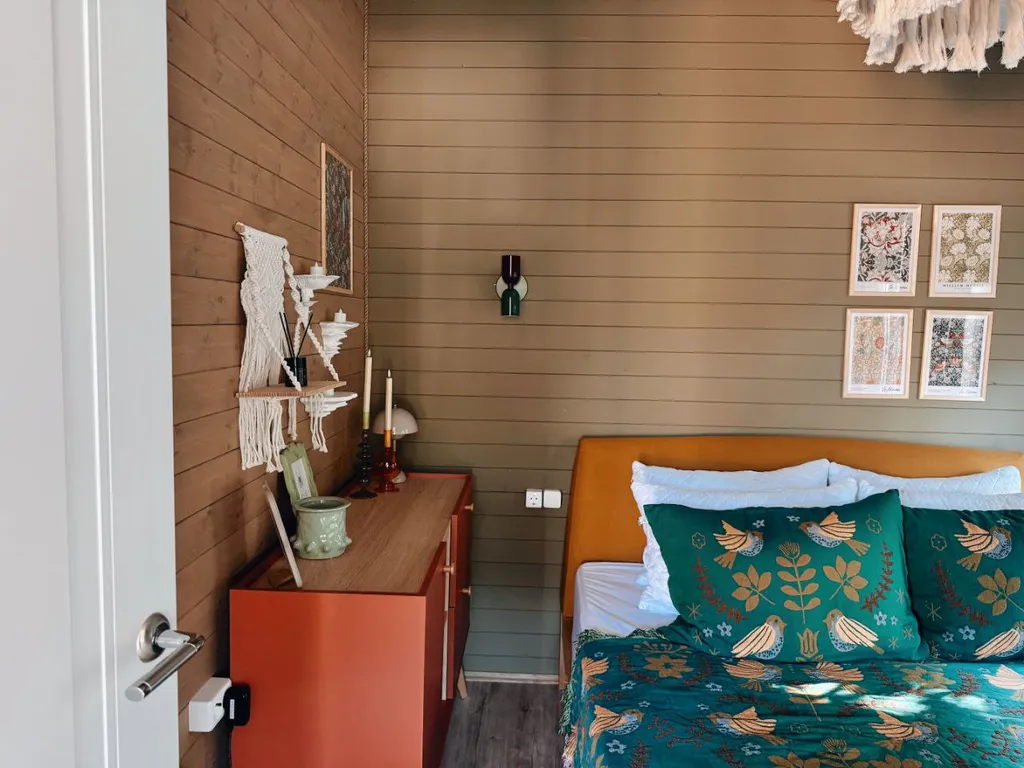 Дом Тишина в горах с горячей купелью на берегу живописной реки