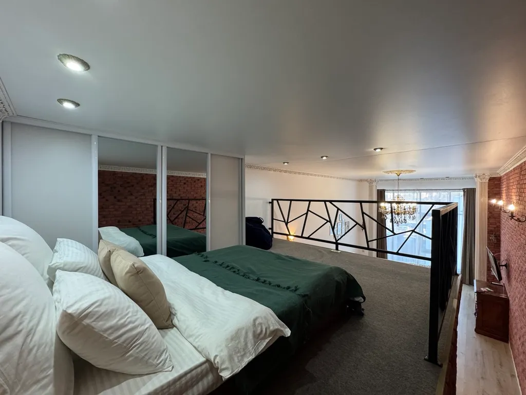 Двухуровневая стильная и комфортабельная квартира — аренда посуточно в Южно-Сахалинск