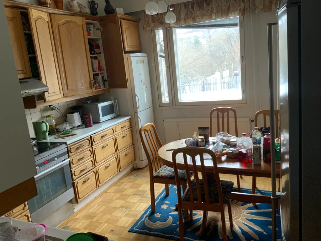 Уютный дом с камином рядом с центром