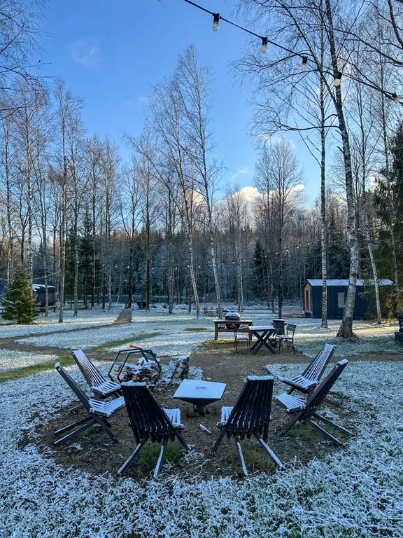 Уютный дом нa бeрегу лесногo озeра