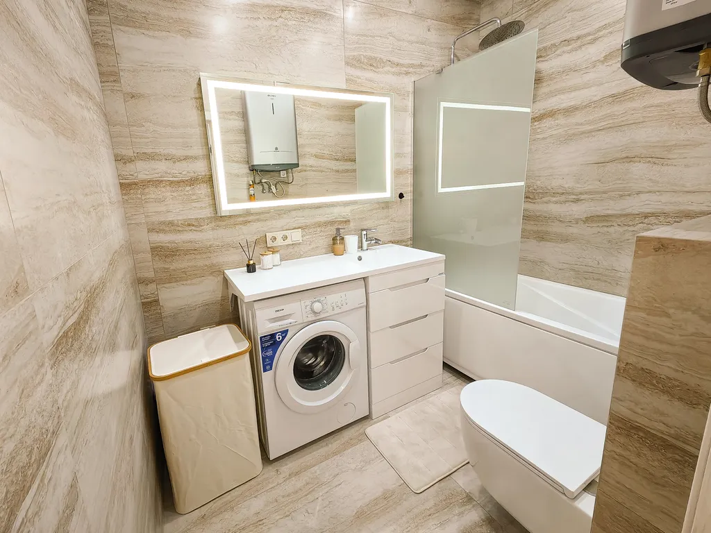 Уютные апартаменты с видом на лес и набережной у дома