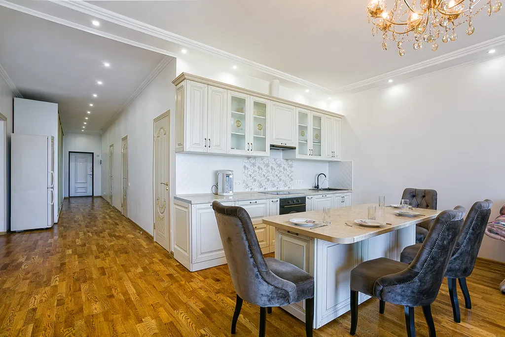 Апартамент с видом на бассейн