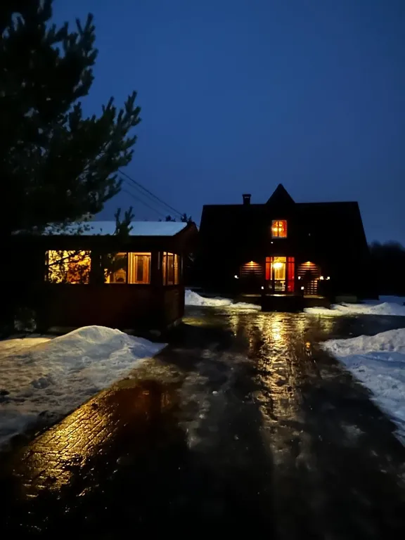 Коттедж Уютный коттедж у озера Донцо,Баня.Гриль-домик.Памятник природы. — Волосово