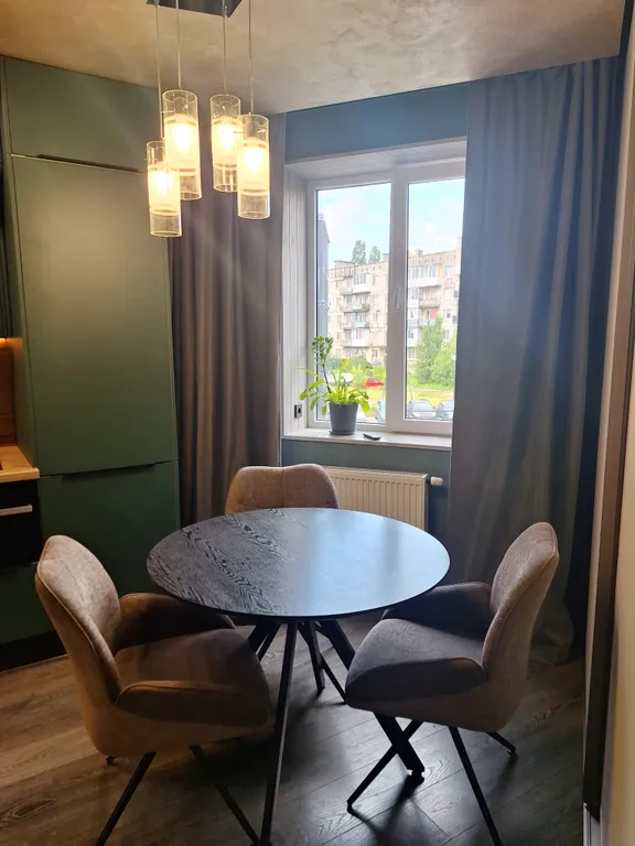 Уютная студия с дизайнерским ремонтом комфорт - класса