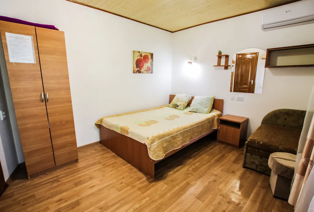 Квартира Двухкомнатный пятиместный номер — аренда посуточно в Николаевка