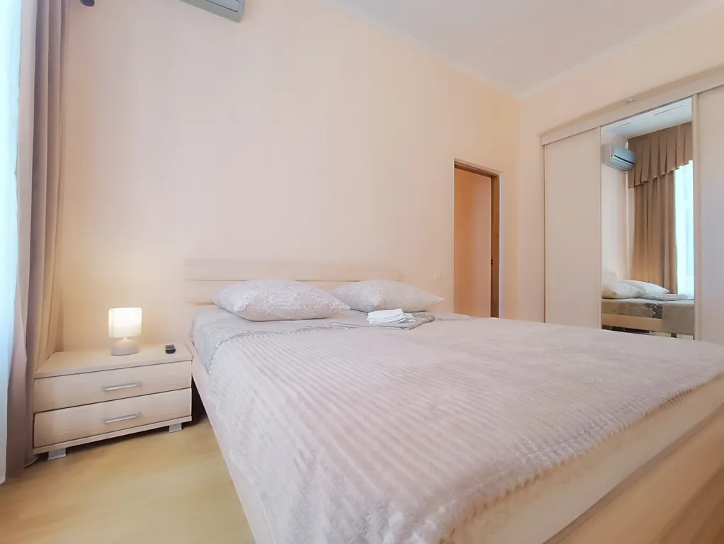 Уютная 2-х комнатная квартира с большой кухней