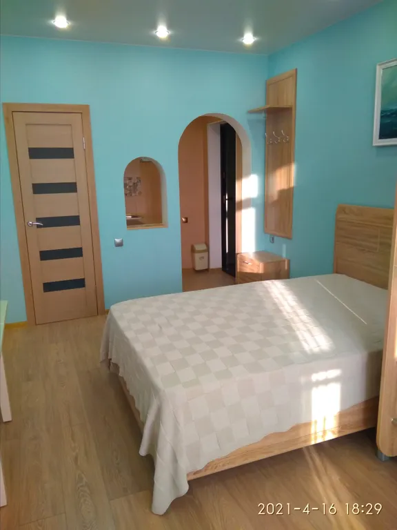 Квартира 4-местный гостевой номер в парке, 500 метров до пляжа — аренда посуточно в Севастополь