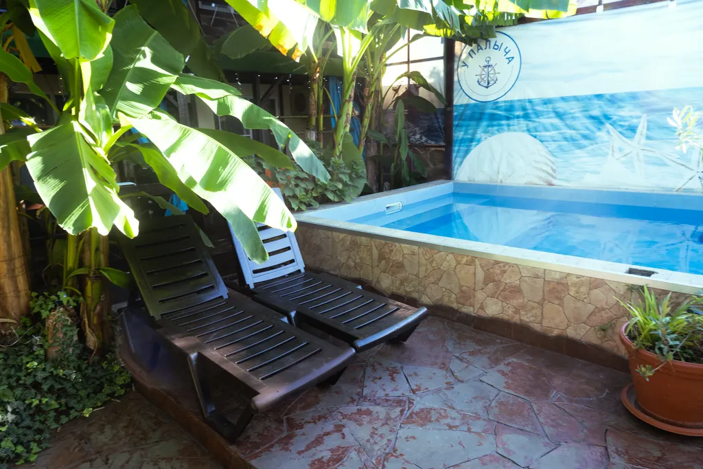 Квартира Квартира Четырёхместный номер с двухспальной кроватью и двухспальным диваном — Сухум