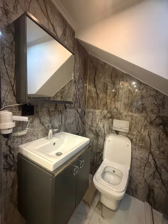 Номер рядом со станцией метро Таксим