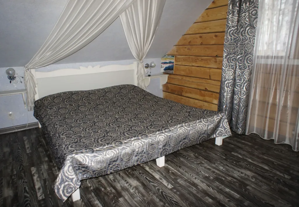 Уютный дом с камином на байкале