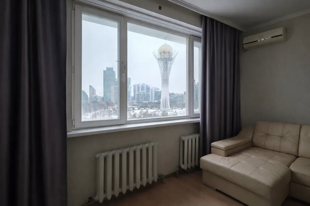 3х комнатная квартира, шикарный вид на байтерек, центр, 3 кровати, диван, 2 санузла