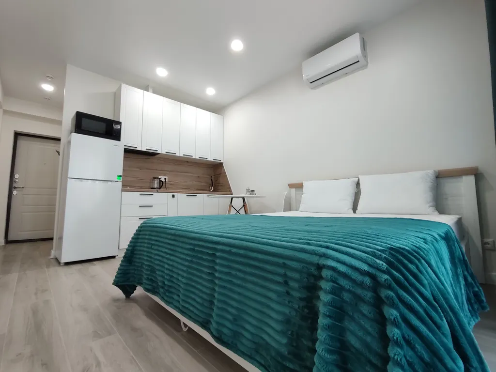 На берегу моря уютная новая студия