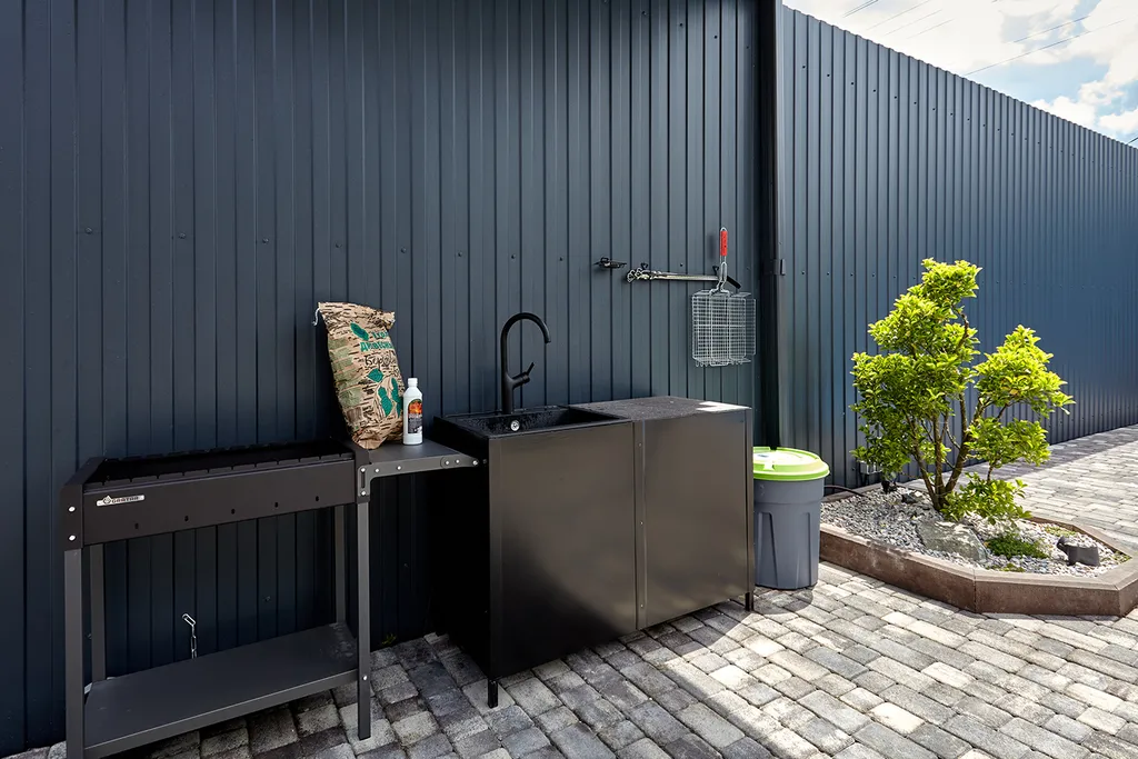 Уютный загородный дом с баней на дровах и теплым бассейном