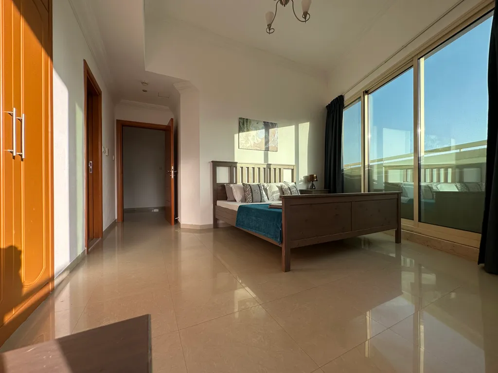 Апартамент с 2 спальнями и прекрасным видом на Марину