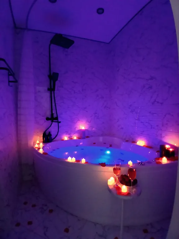 Квартира Квартира City SPA Studio с большой джакузи и тропическим душем в центре Минска — Минск