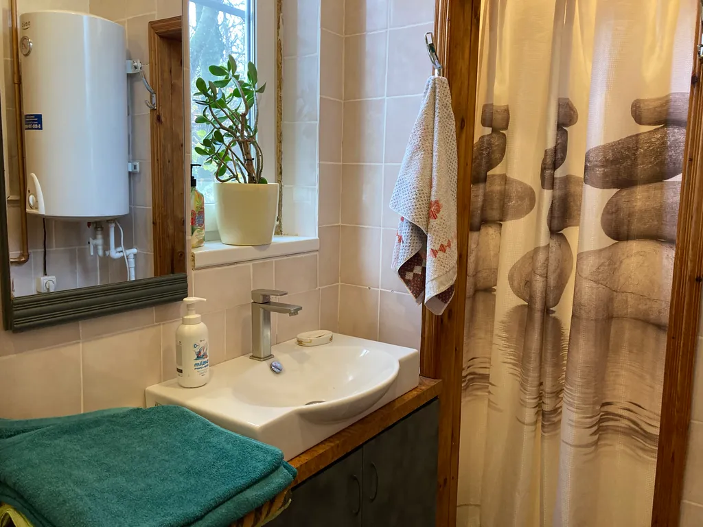 Чудесный дом на берегу реки