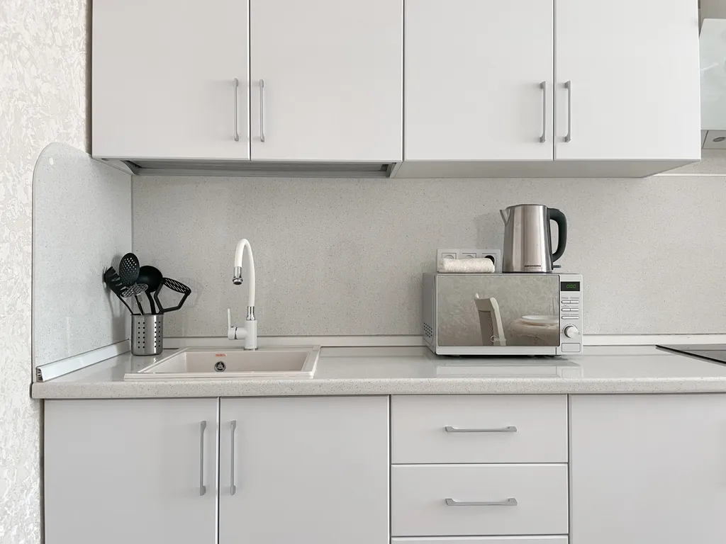 Современная квартира с видом на реку Кутум