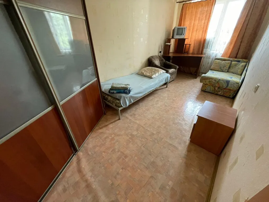 Квартира Квартира на въезде в город, рядом с вокзалом — Кириши