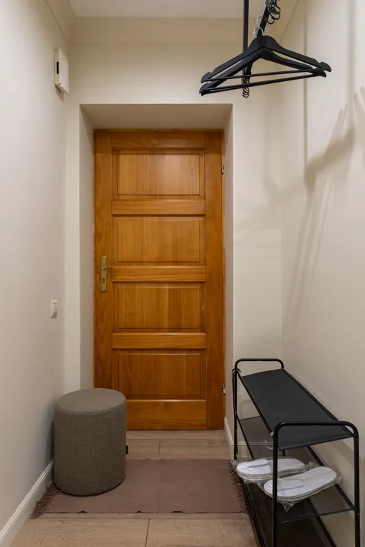 Квартира 3-комнатная квартира в историческом районe Амалиенау c балконом — Калининград