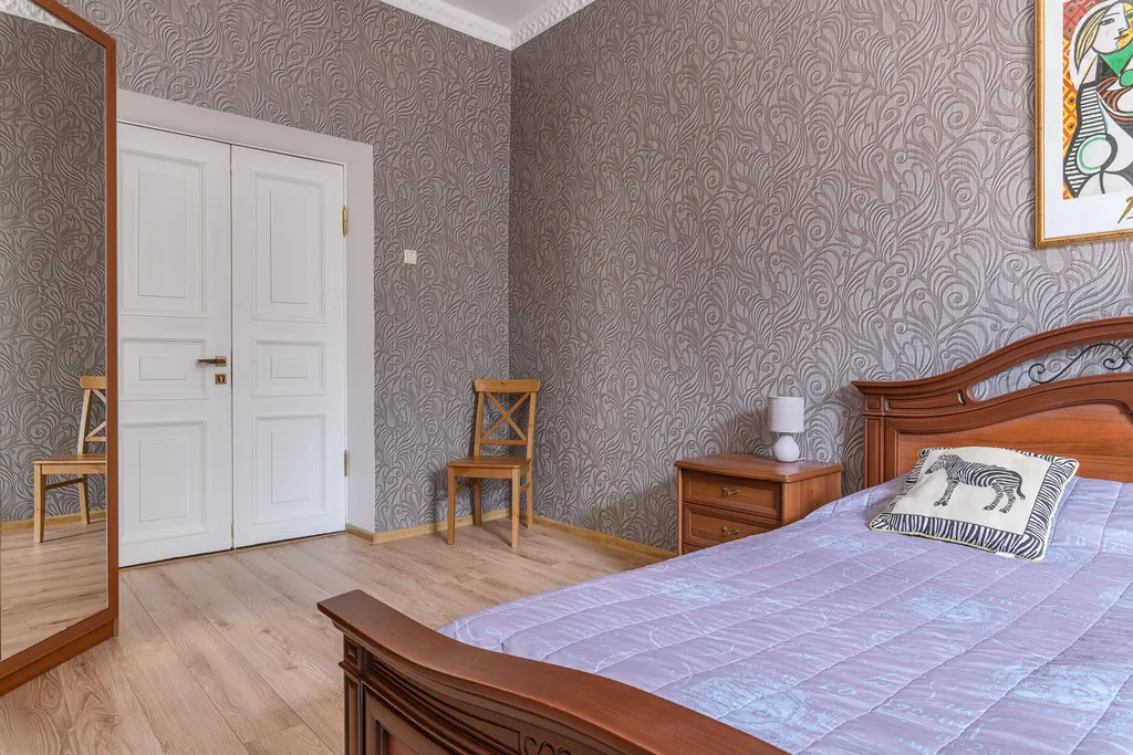 Роскошная квартира с балконом и парковкой рядом с Петропавловкой