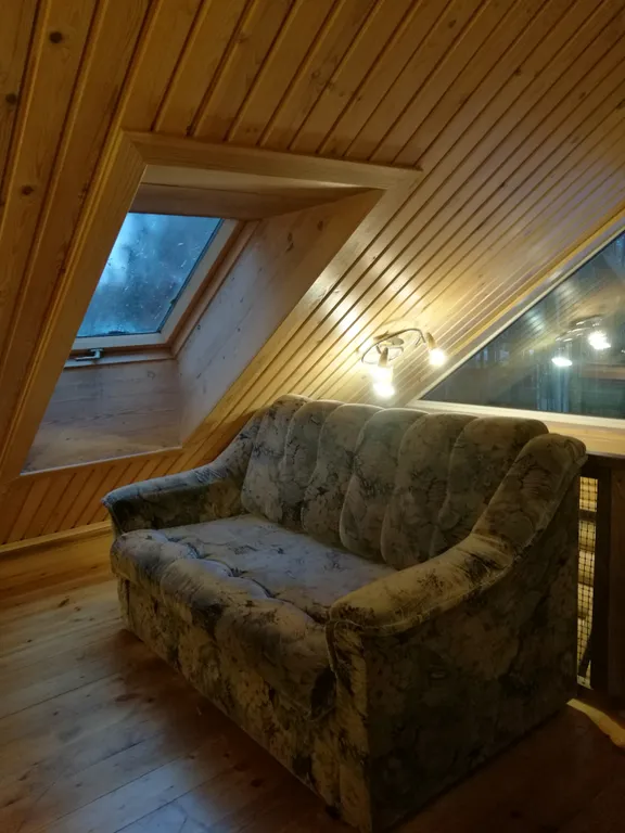 Уютный коттедж с камином у озера в Колосково