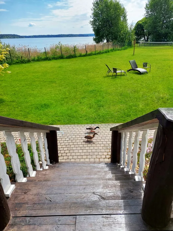 Уютный двухэтажный дом из бруса с видом на Валдайское озеро