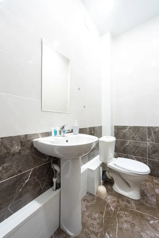 Просторная и люксовая квартира с новым ремонтом возле ТЦ Планета