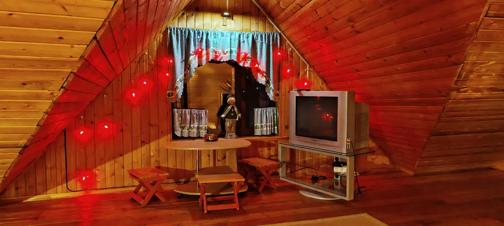 Уютный деревянный дом с мансардой и русской печкой