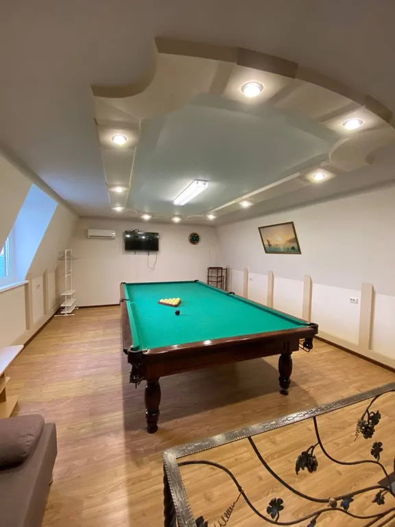 Квартира с бильярдом