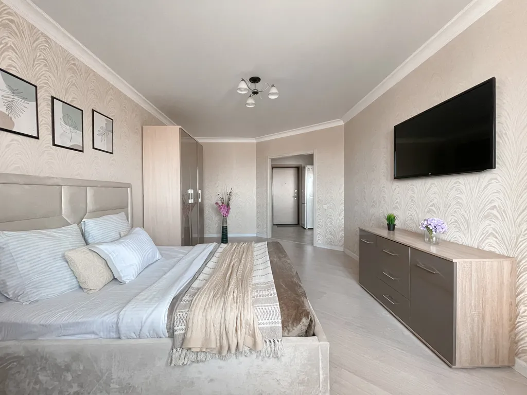 Современная квартира с видом на реку Кутум