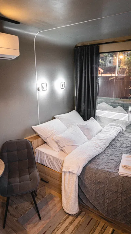 Коттедж Отдых для двоих в домике в лесу — Новая