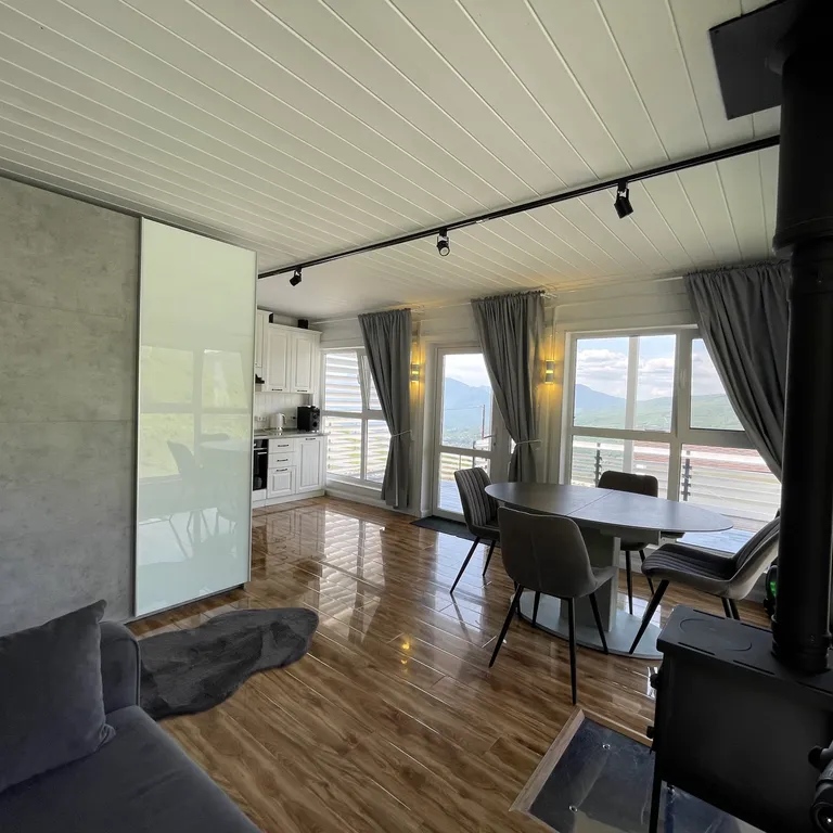 Коттедж Домик в горах Cherrychillvillage — Лучистое