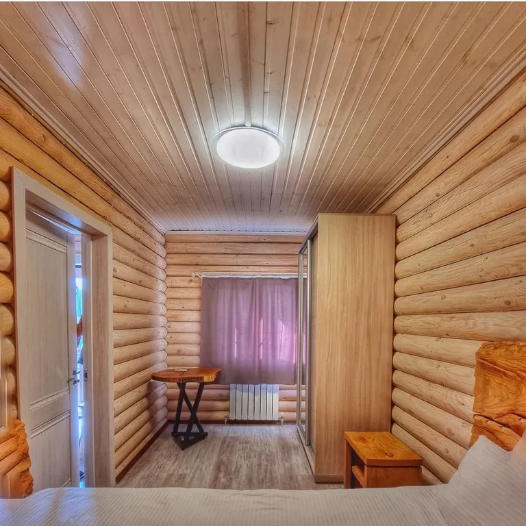 Коттеджи на озере