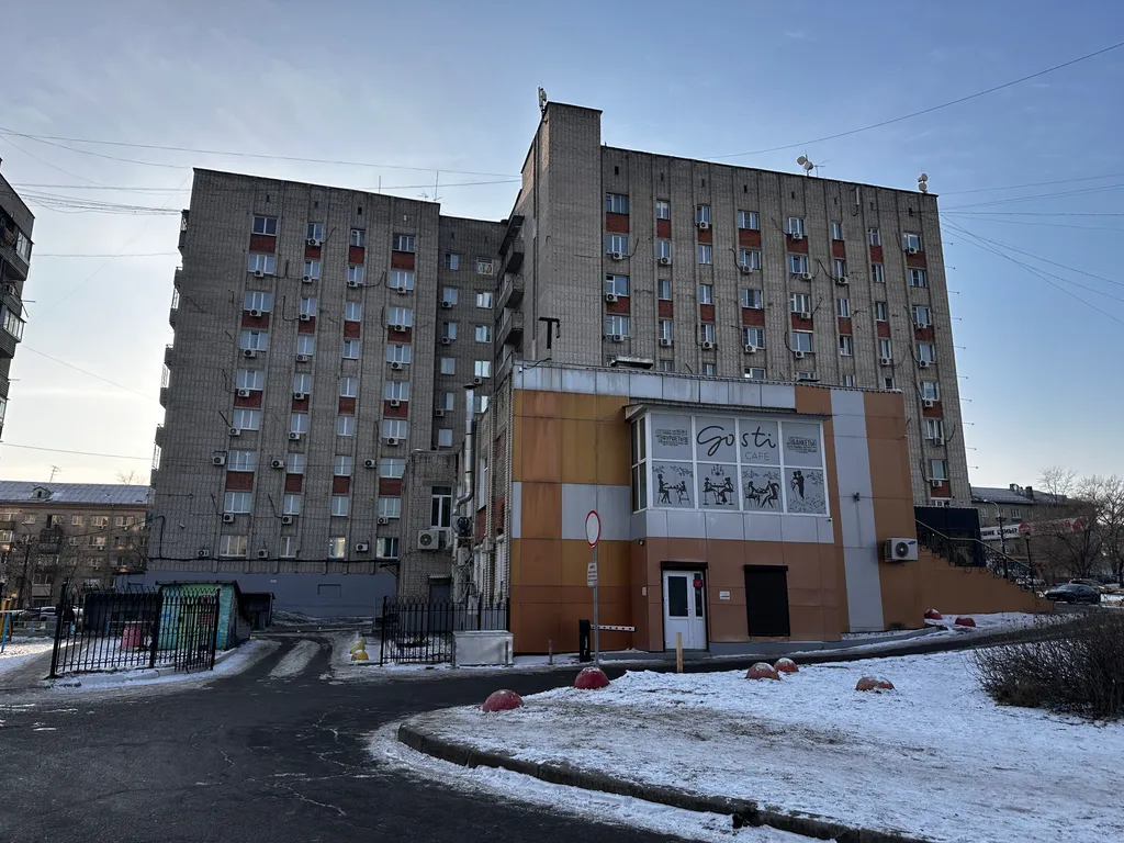 Отдельная комната со своим сан узлом в самом центре города