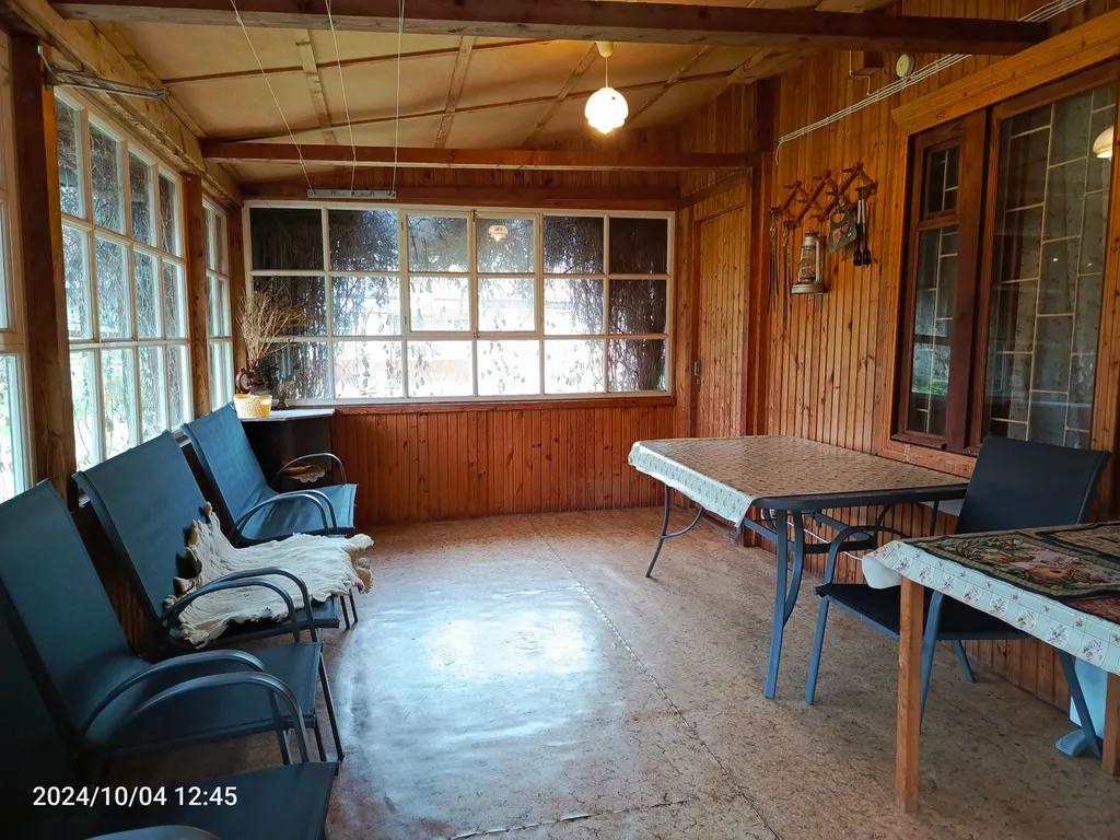 Просторный дом с баней в тихой деревушке у реки