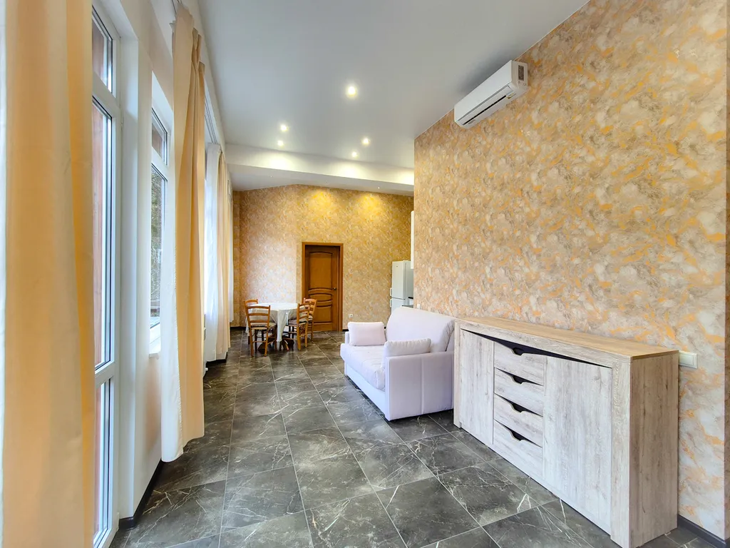 Просторная квартира с видом на горы