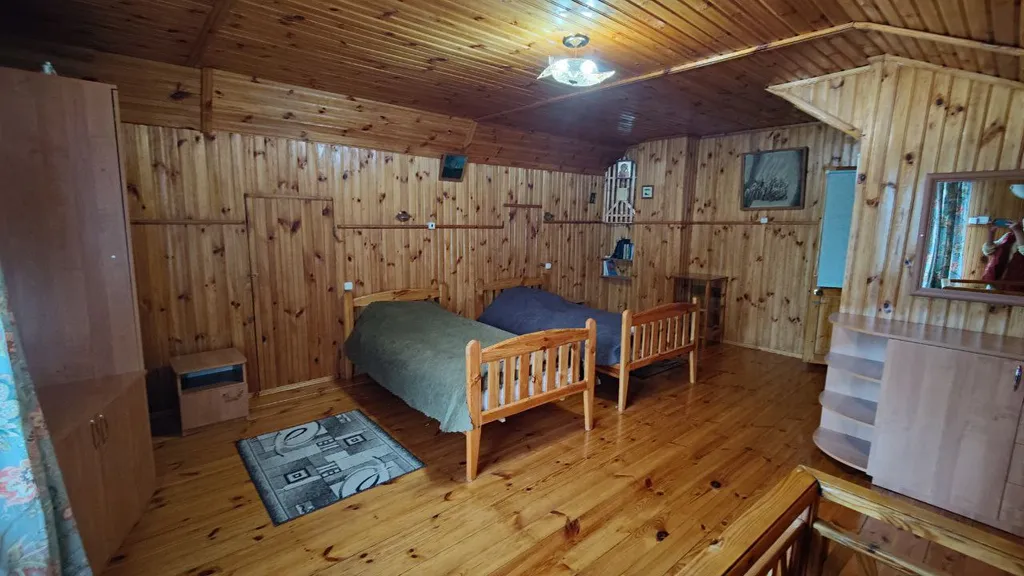 Частный дом с территорией и выходом в лес