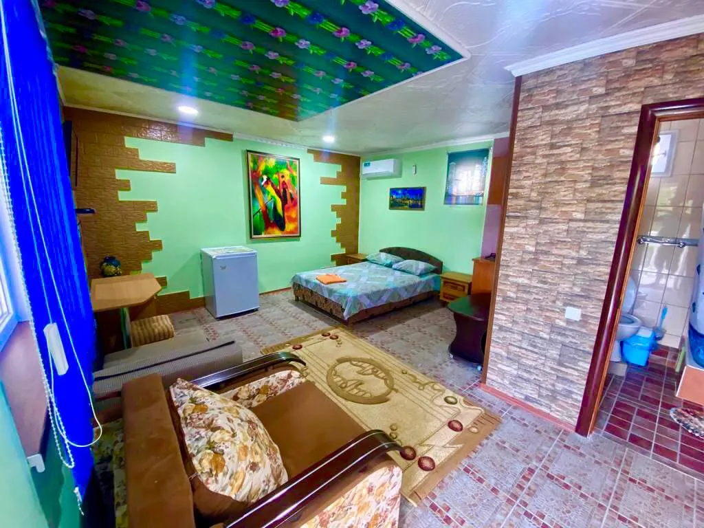 Квартира Улучшенный номер с кондиционером и мини-кухней — аренда посуточно в Судак