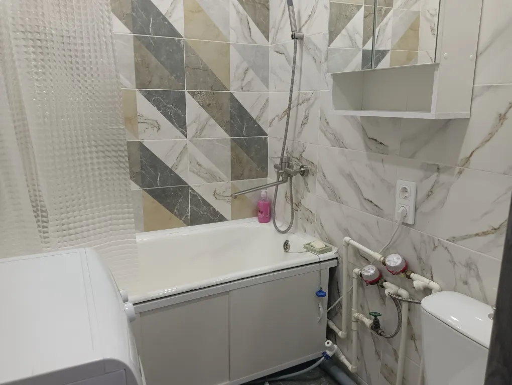 Однушка возле трамвайного кольца