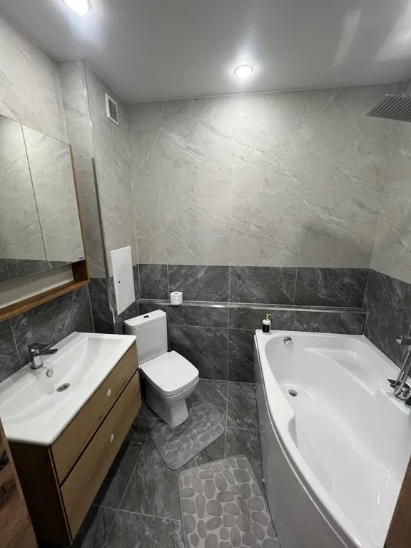 Квартира в новом доме, с новым ремонтом в центре Uryupinsk city