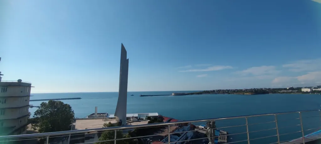 Шикарный вид на вход в Севастопольскую бухту