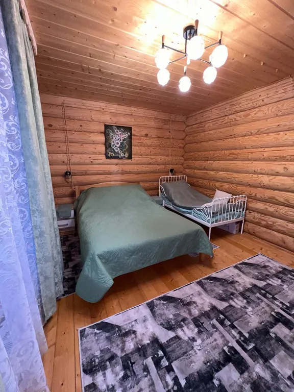 Большой коттедж на побережье озера Тосканка